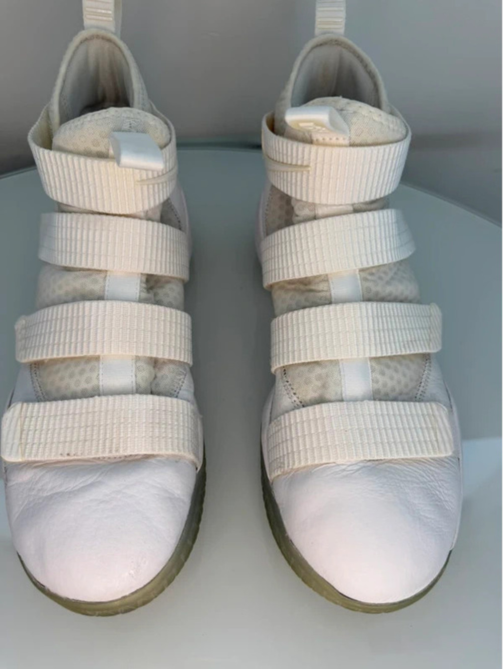 Nike LeBron Soldier 11 basketball sneakers